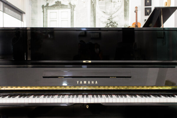 Piano Vertical Yamaha U1 Negro Brillante - Japón - Imagen 5