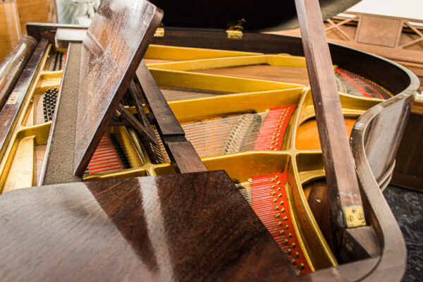 Piano de Cola Gaveau Paris Caoba Satinado Francés de 150 cm - Elegancia y Tradición Melódica en un Instrumento Compacto - Imagen 8