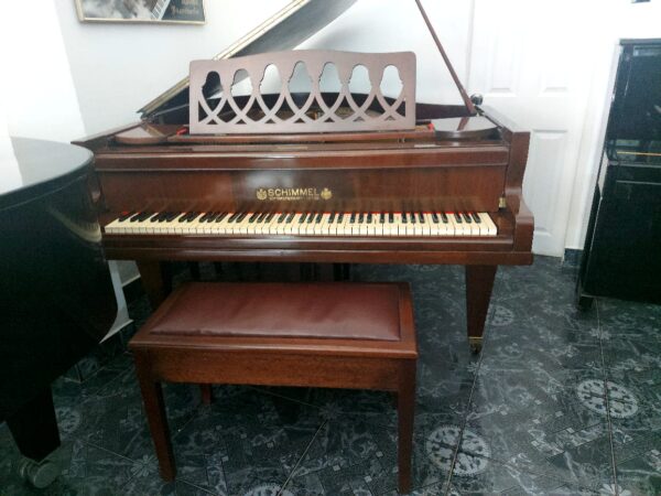 Piano de Cola Schimmel Caoba Alemán de 180 cm - Armonía y Elegancia en Cada Nota